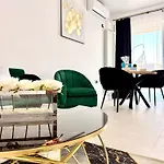 Aqua Vista Odyssey 2 Lux Cu Si Piscine 公寓 *
