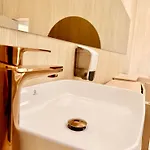 Aqua Vista Odyssey 2 Lux Cu Si Piscine 那沃达利